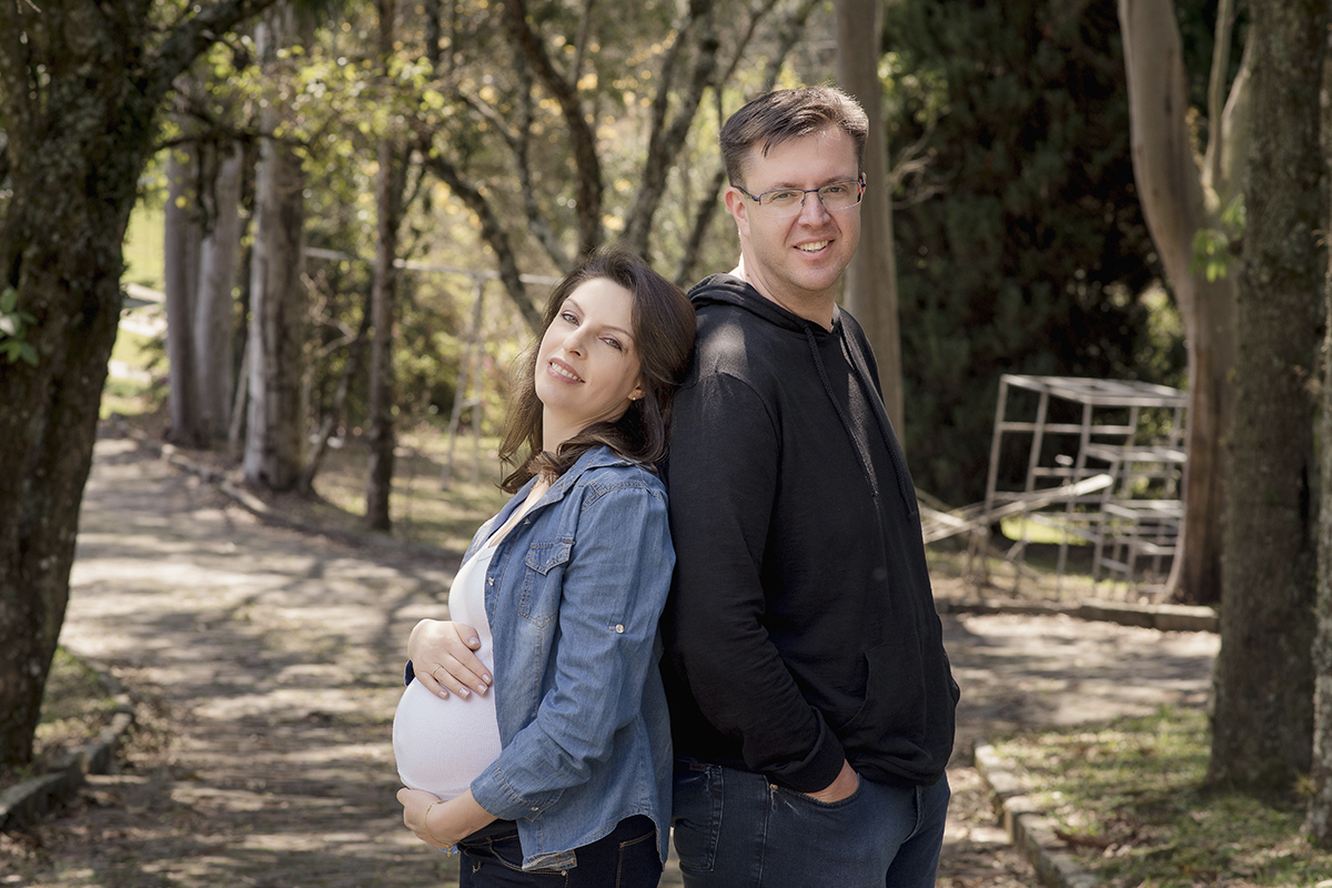 foto de bebe em caxias do sul fotografa morgana perini casal de costas