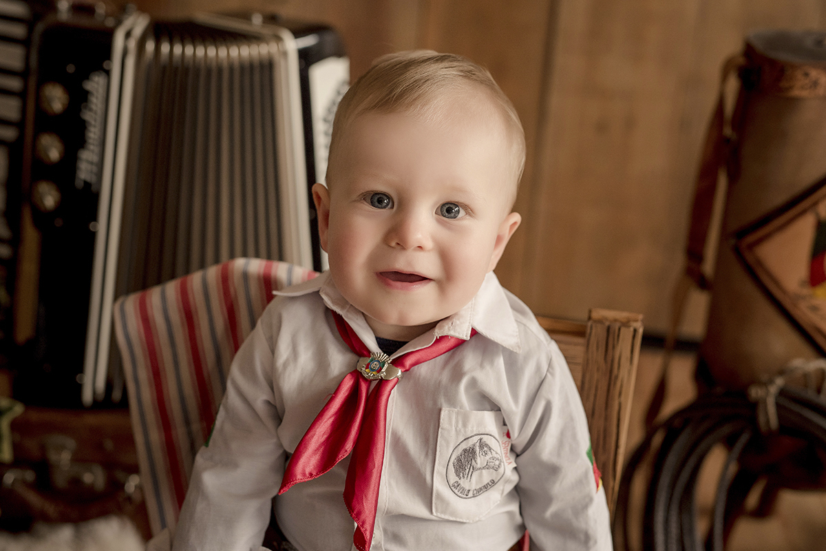 foto de bebe em caxias do sul fotografa morgana perini lenço vermelho