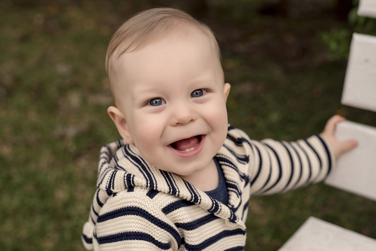 foto de bebe em caxias do sul fotografa morgana perini camisa preta e bege