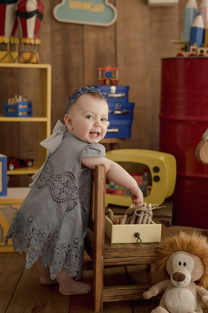 foto de bebe em caxias do sul fotografa morgana perini cadeira de madera