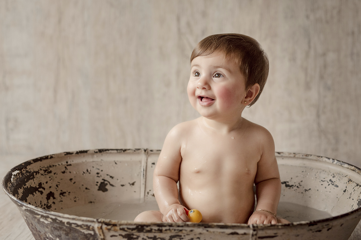 foto de menina em caxias do sul fotografa morgana perini menina na banheira