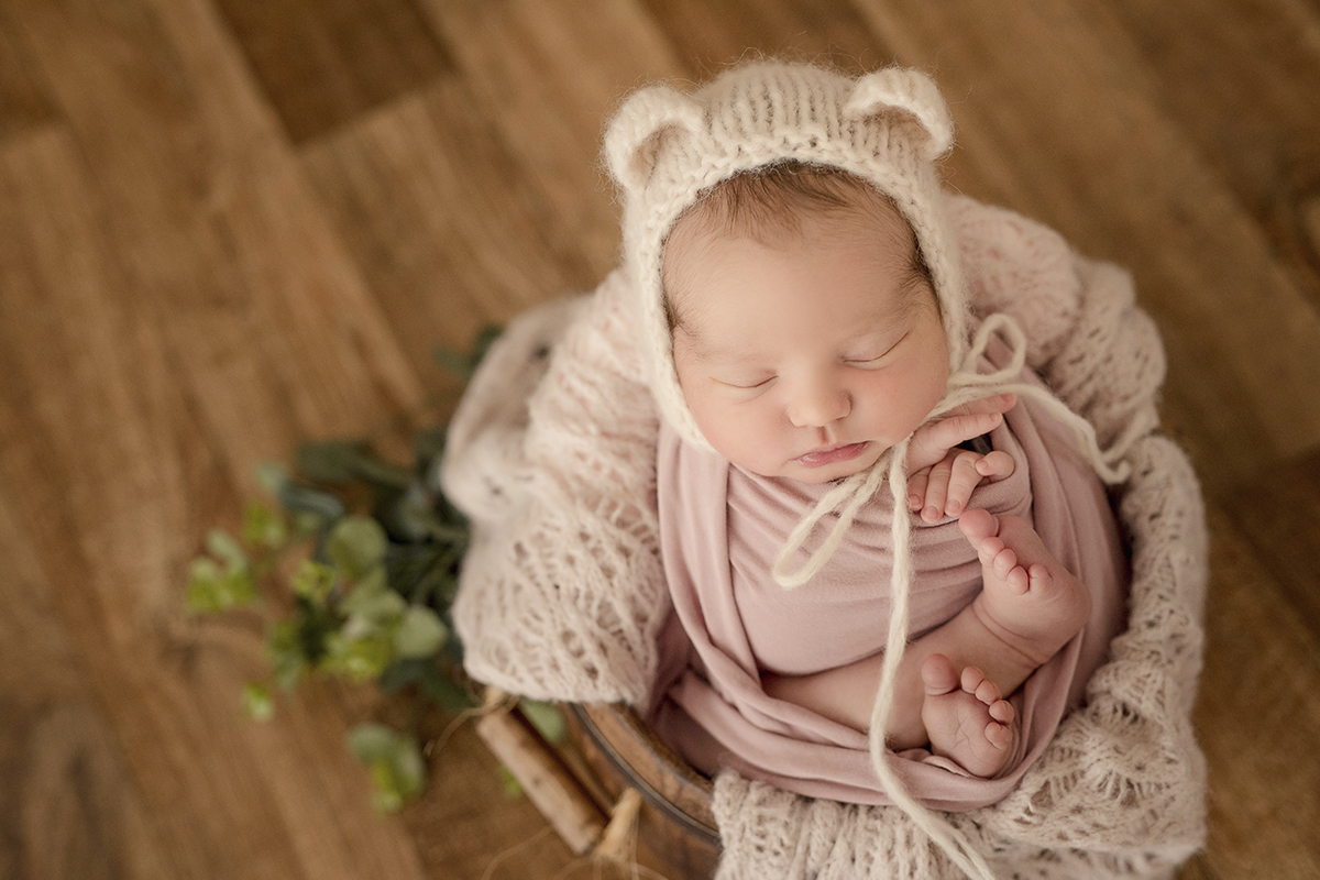 Foto newborn em caxias do sul fotografa morgana perini menina ursinho