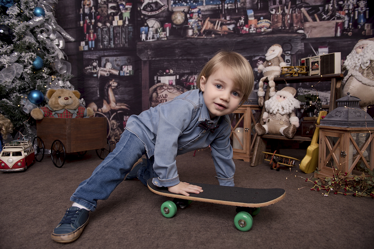 Foto criança em caxias do sul fotografa morgana perini brincando skate