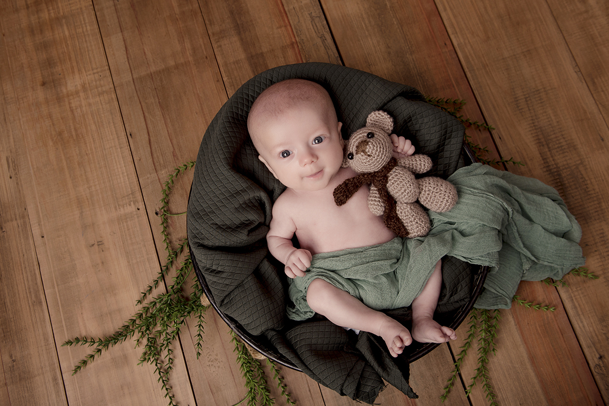 Foto de bebe em caxias do sul fotografa morgana perini bebe com ursinho marrom