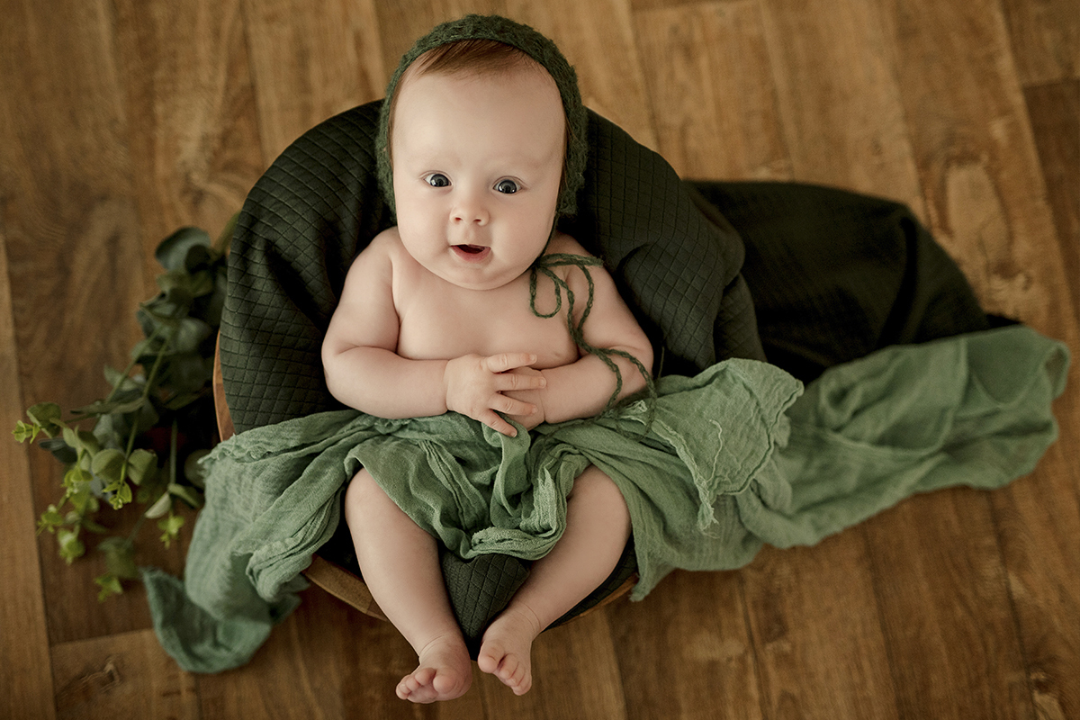 Foto de bebe em caxias do sul fotografa morgana perini maos entrelaçadas