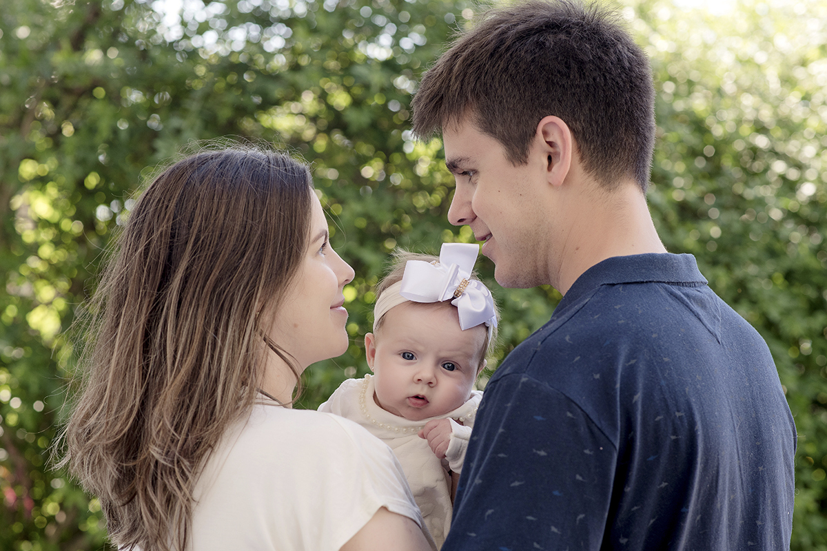 Foto de bebe em caxias do sul fotografa morgana perini bebe com os pais
