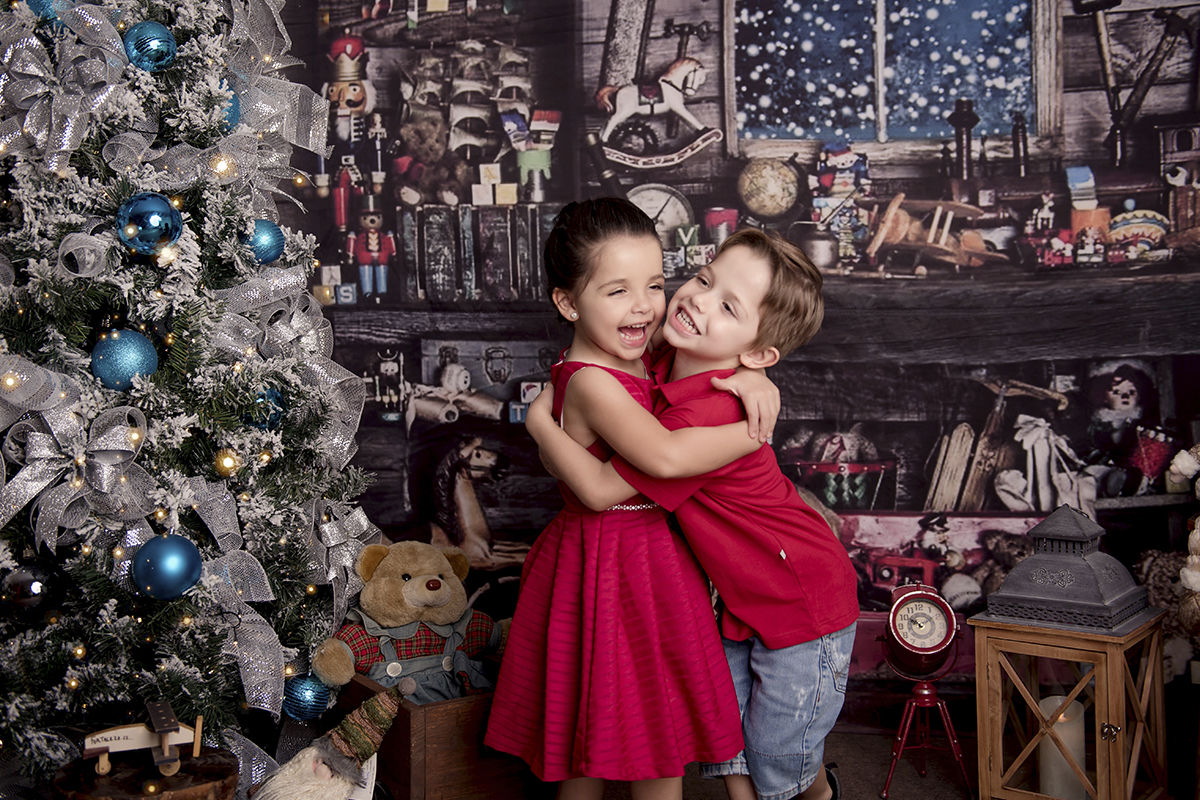 Foto criança em caxias do sul fotografa morgana perini gemeos vermelho natal