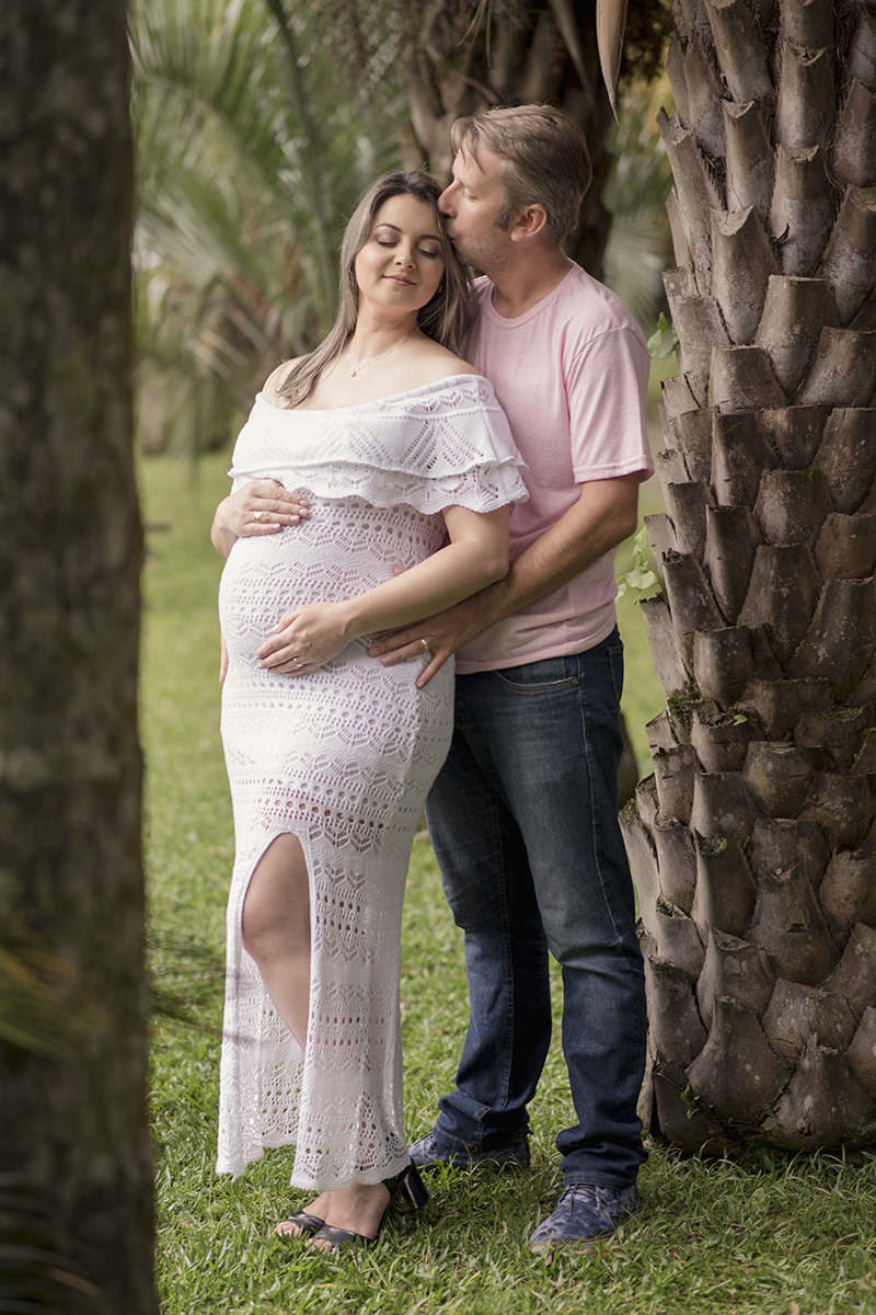 Foto de gestante em caxias do sul fotografa morgana perini branco vestido rosa camisa