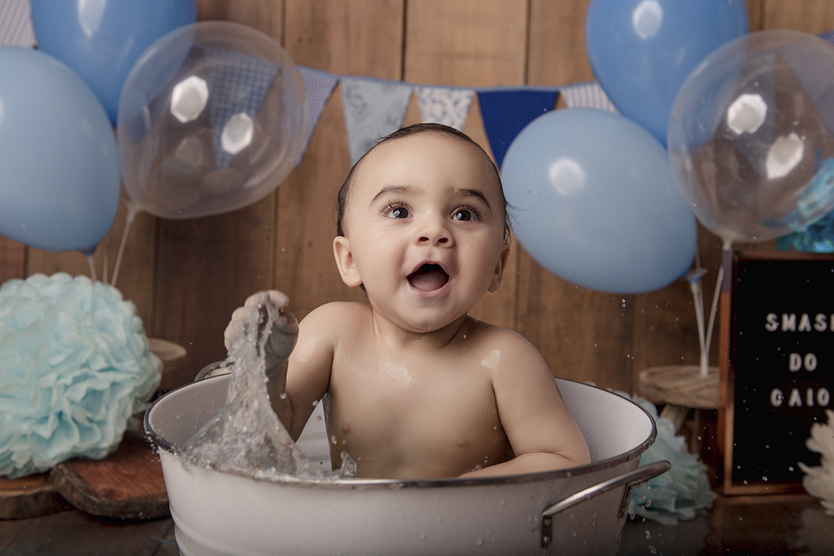 Foto de smash em caxias do sul fotografa morgana perini beb sorrindo banheira agua