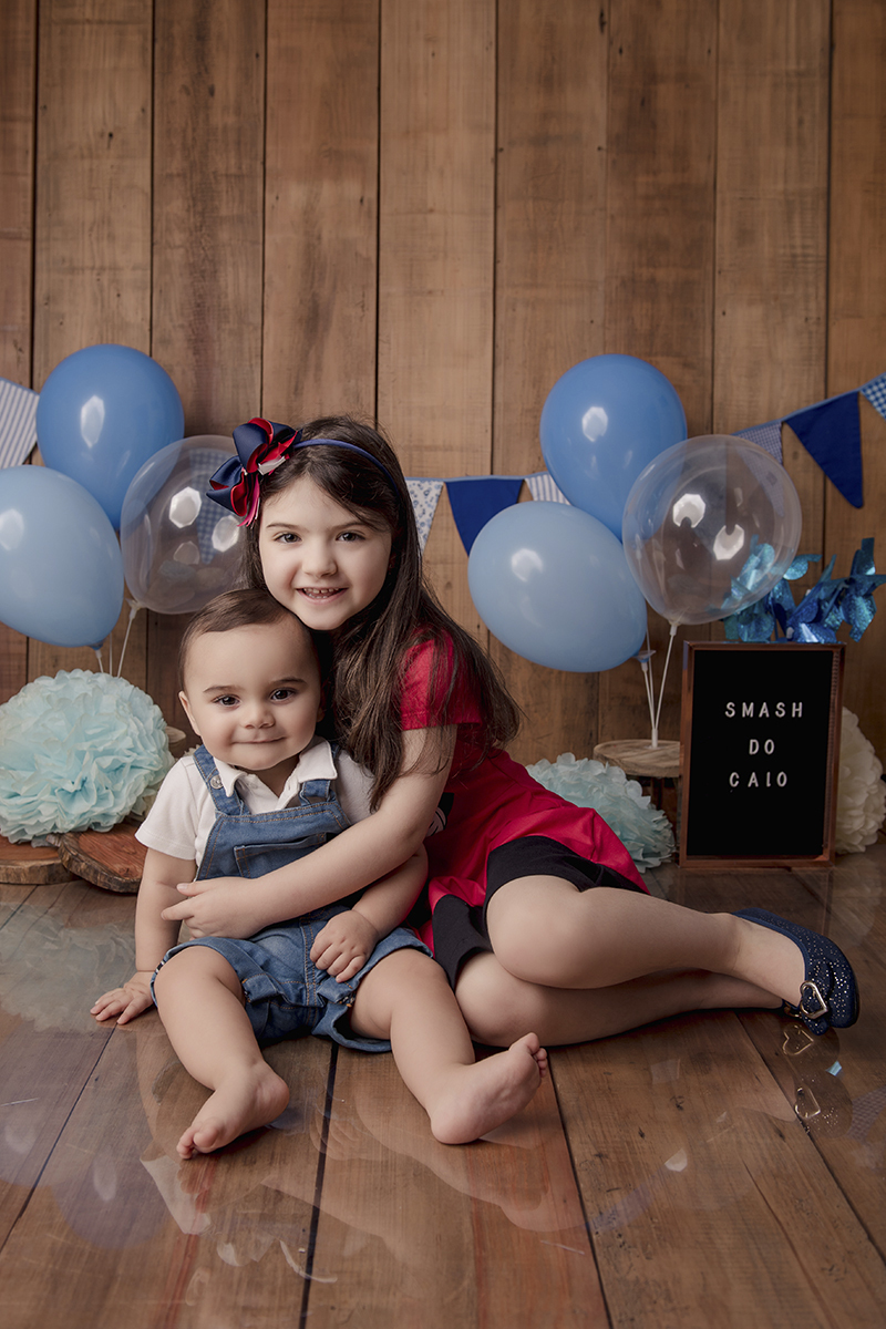Foto de smash em caxias do sul fotografa morgana perini irma abraçada irmao 