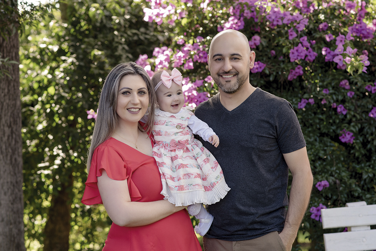 Foto de bebe em caxias do sul fotografa morgana perini pais em jardim bebe vestido