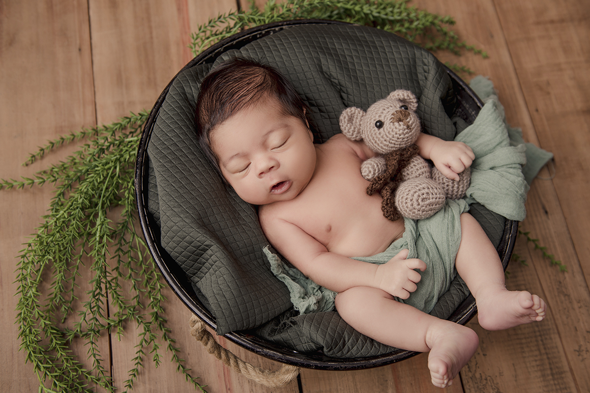 Foto de bebe em caxias do sul fotografa morgana perini bebe lindo marrom dormindo