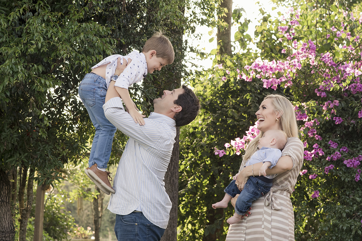 Foto de familia em caxias do sul fotografa morgana perini pais com filhos