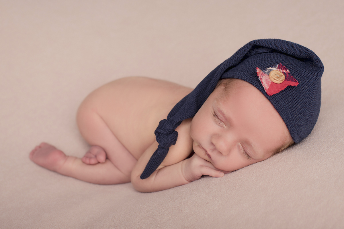 Foto newborn em caxias do sul fotografa morgana perini bebecom toca azul