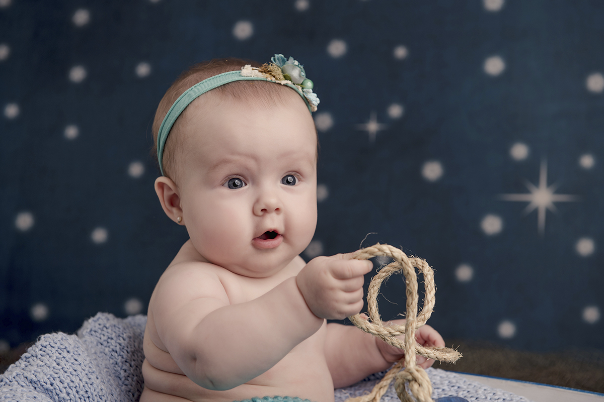 Foto de bebe em caxias do sul fotografa morgana perini bebe corda na mao