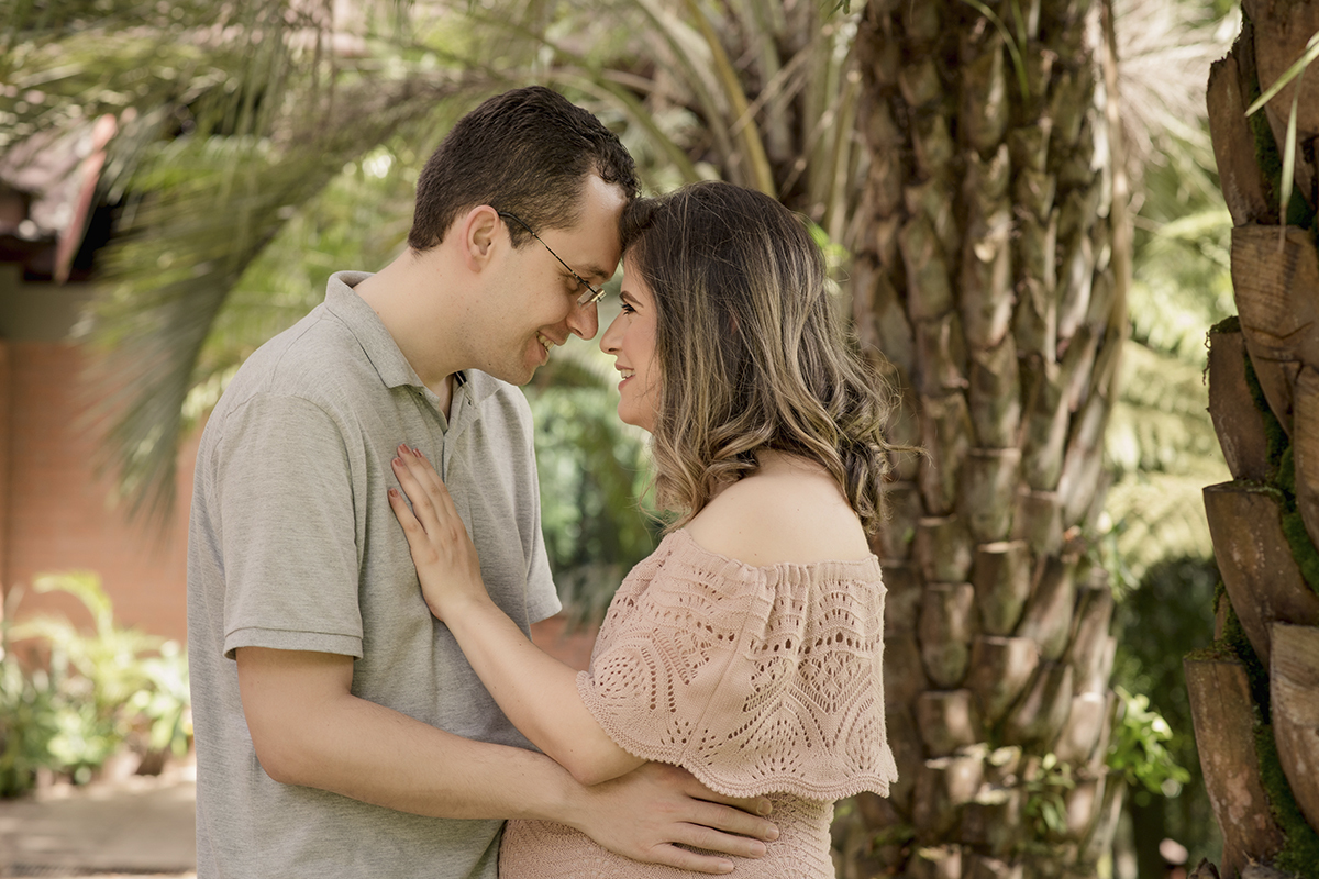 Foto de gestante em caxias do sul fotografa morgana perini casal testa encostada