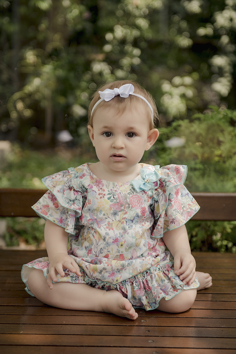 Foto de bebe em caxias do sul fotografa morgana perini bebe vestido floral varanda