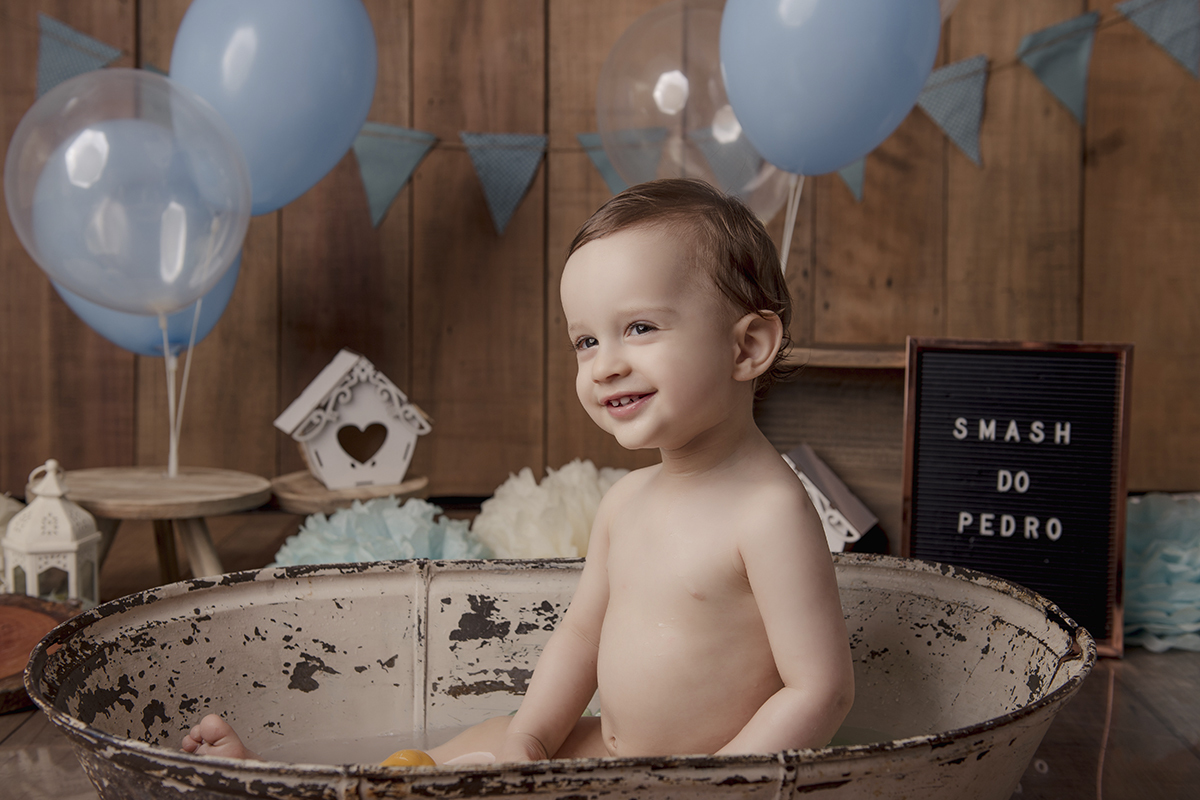 Foto de bebe em caxias do sul fotografa morgana perini bebe sorrindo banheira