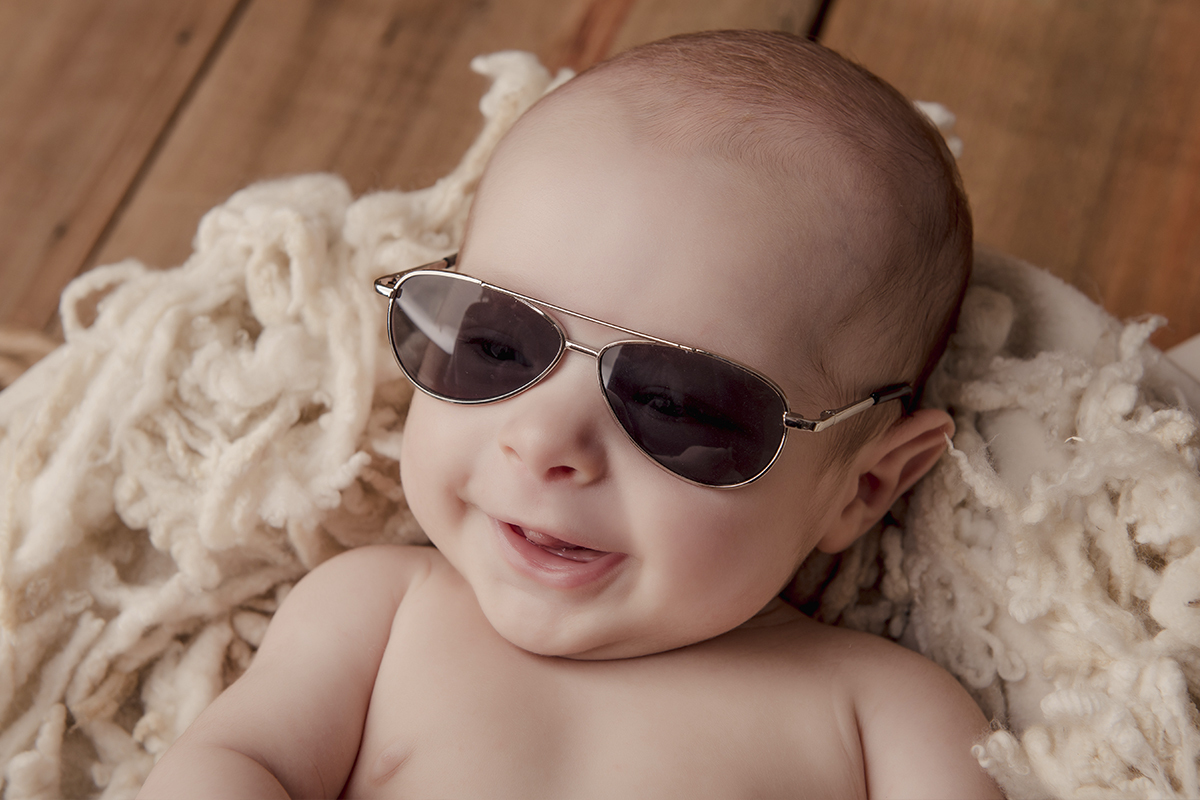 Foto de bebe em caxias do sul fotografa morgana perini bebe de oculos preto