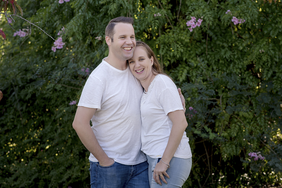 Foto de familia em caxias do sul fotografa morgana perini pais arvores verdes
