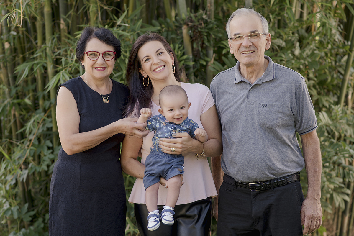 Foto de familia em caxias do sul fotografa morgana perini bebe mae e avos