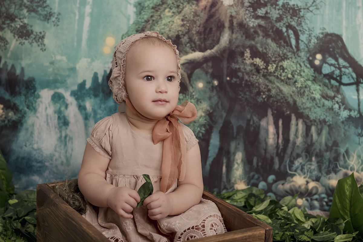 Foto de bebe em caxias do sul fotografa morgana perini bebe folha verde mao