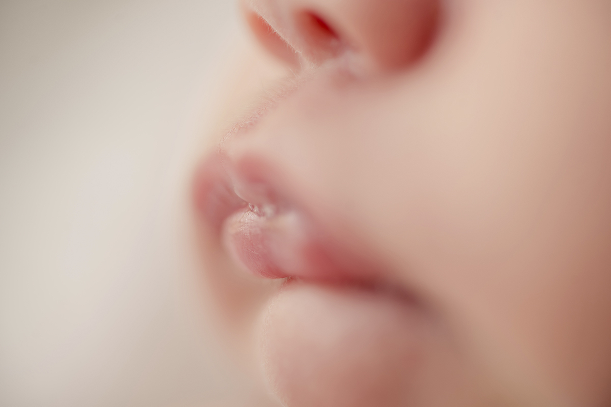 Foto newborn em caxias do sul fotografa morgana perini clouse boca bebe