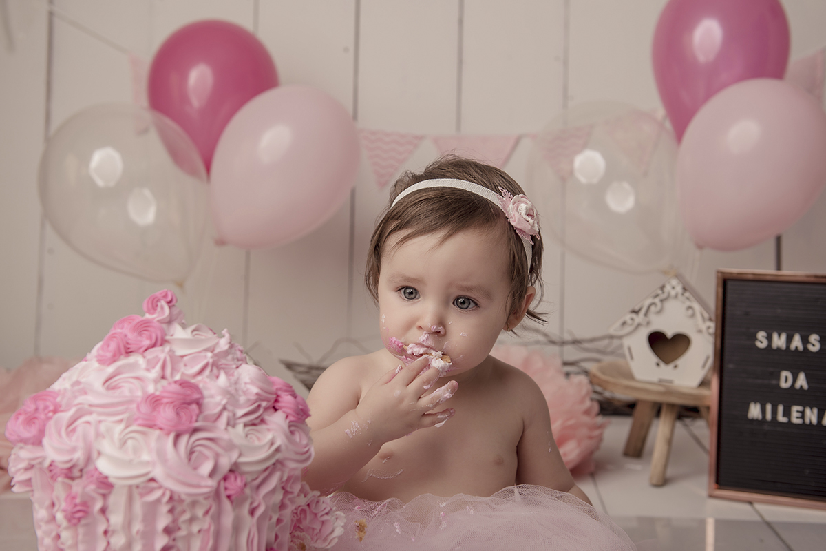 Foto de bebe em caxias do sul fotografa morgana perini smash cake bolo rosa
