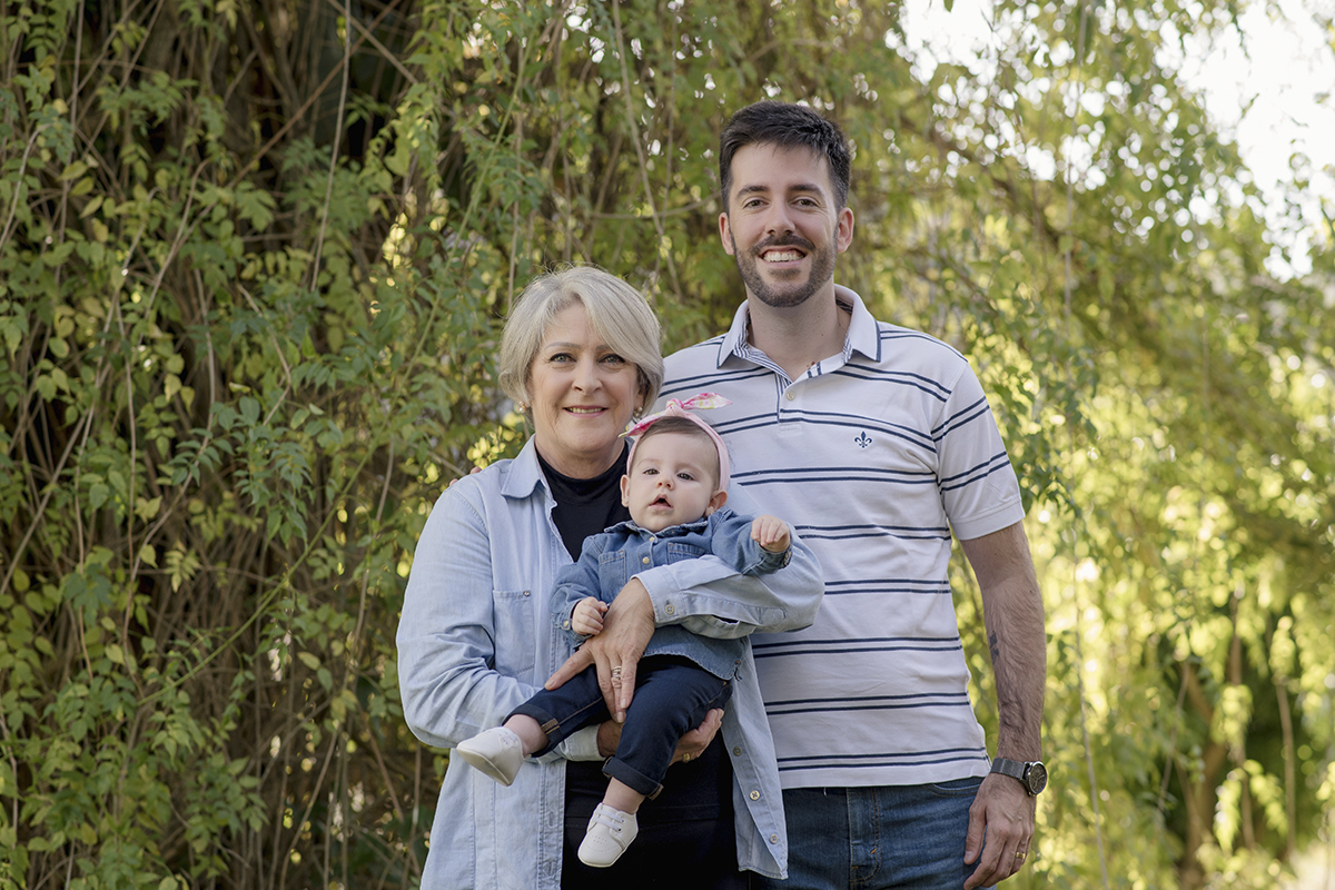 Foto de bebe em caxias do sul fotografa morgana perini com a avo e o pai