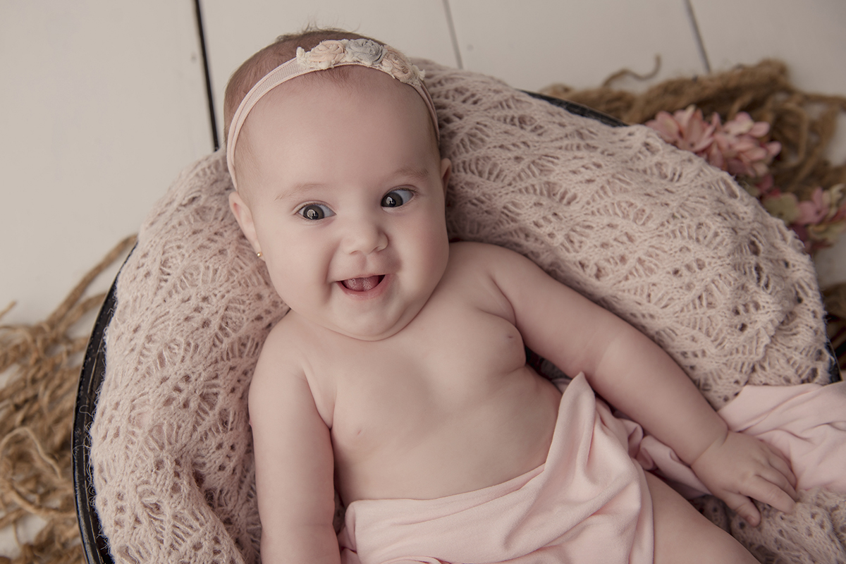 Foto de bebe em caxias do sul fotografa morgana perini tons pasteis de rosa