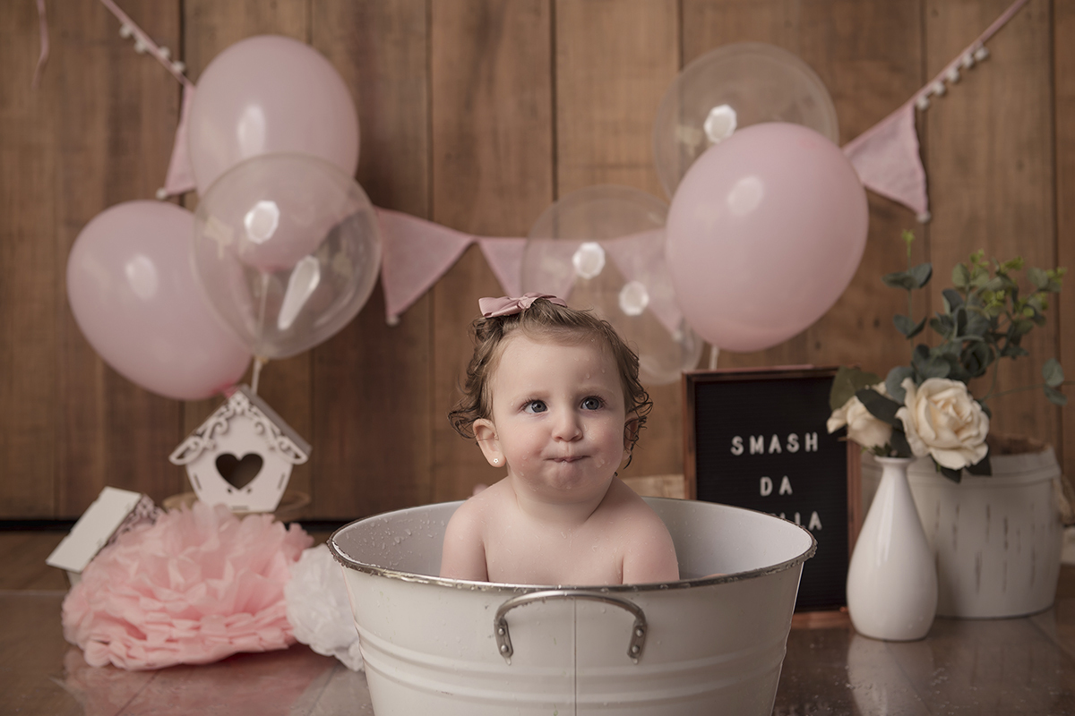 Foto de bebe em caxias do sul fotografa morgana perini beicinho banheira smash