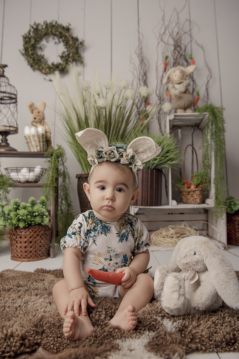 Foto de bebe em caxias do sul fotografa morgana perini menina beicinho coelho