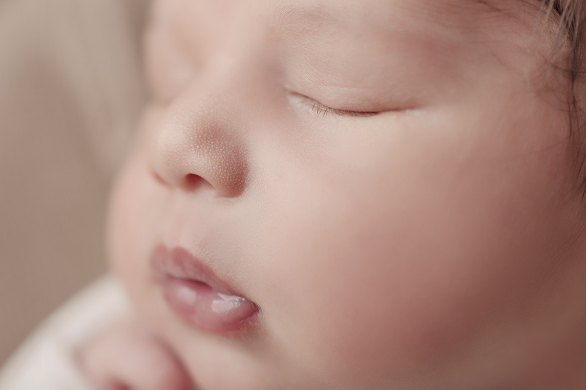 Foto newborn em caxias do sul fotografa morgana perini boca em realce