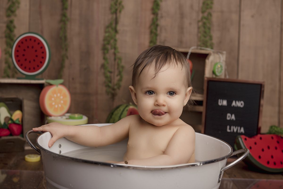 Foto de smash em caxias do sul fotografa morgana perini bebe lambendo a boca
