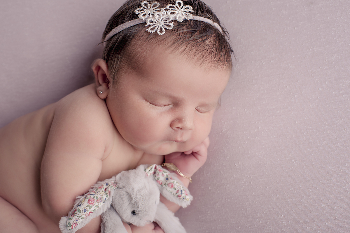 Foto newborn em caxias do sul fotografa morgana perini bebe coelho