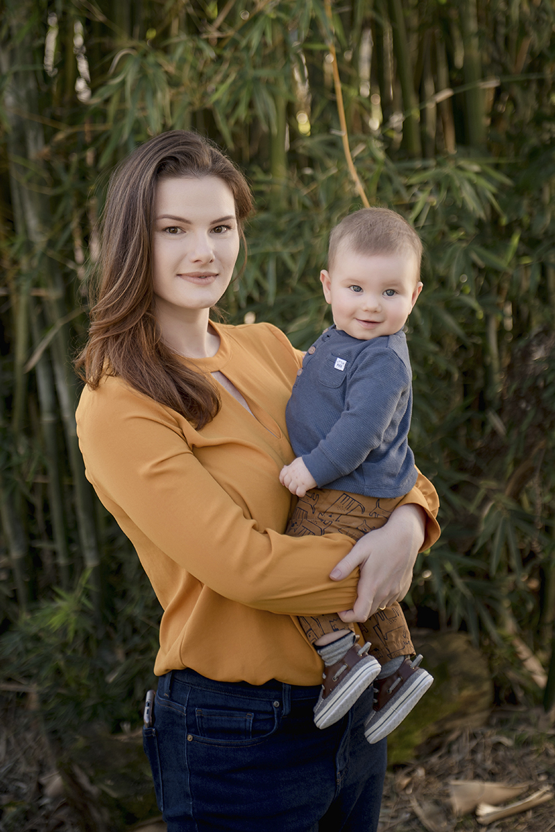 Foto de bebe em caxias do sul fotografa morgana perini mae blusa mostarda
