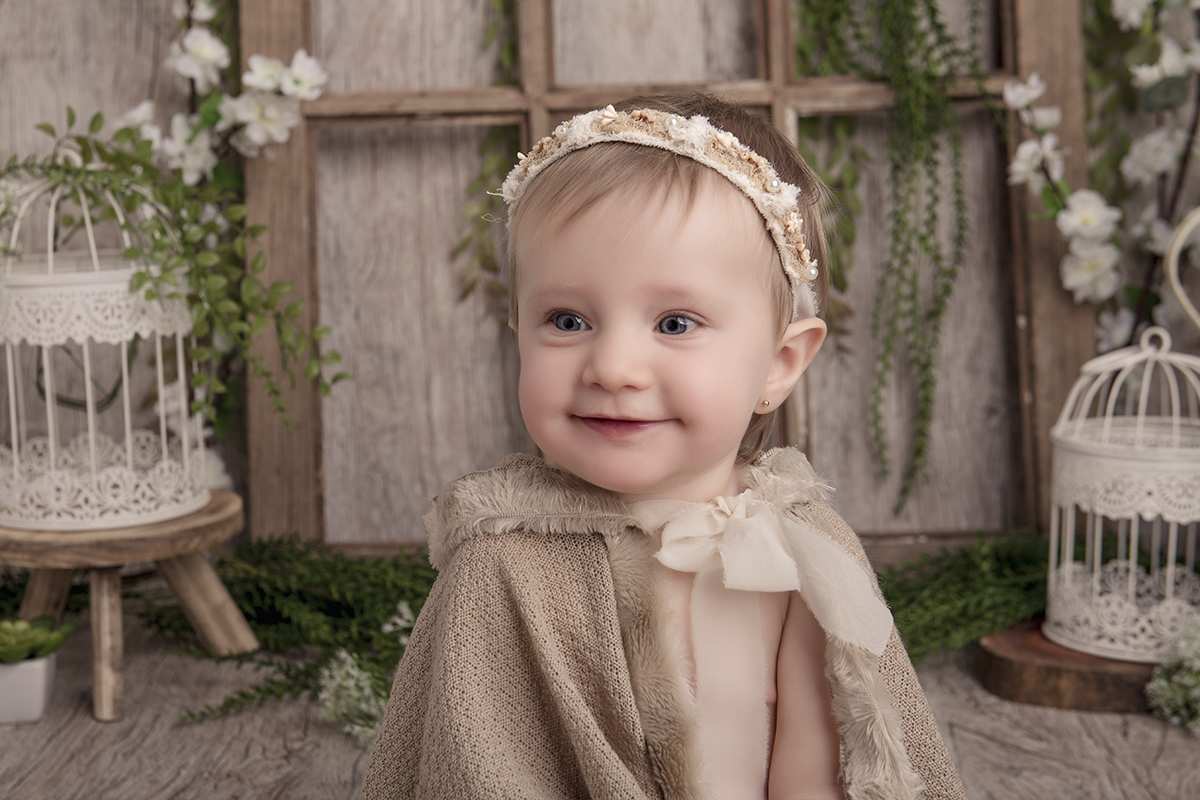Foto de bebe em caxias do sul fotografa morgana perini bebe sorrindo loirinha