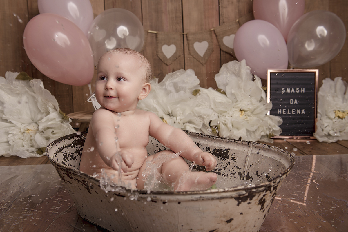 Foto de smash em caxias do sul fotografa morgana perini menina banheira baloes rosa