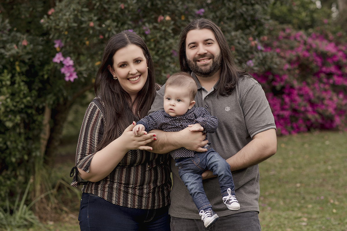 Foto de bebe em caxias do sul fotografa morgana perini bebe colo papais arvores com flores