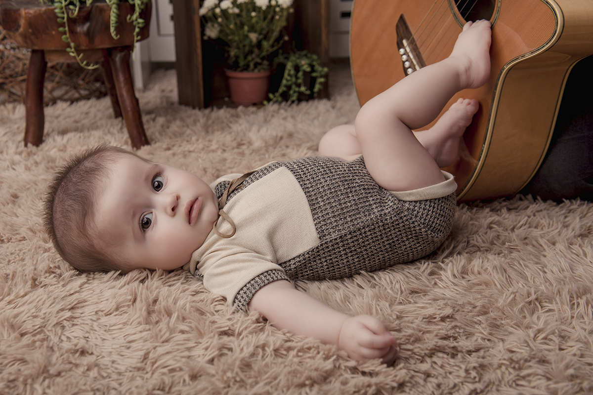Foto de bebe em caxias do sul fotografa morgana perini bebe pes no violçao