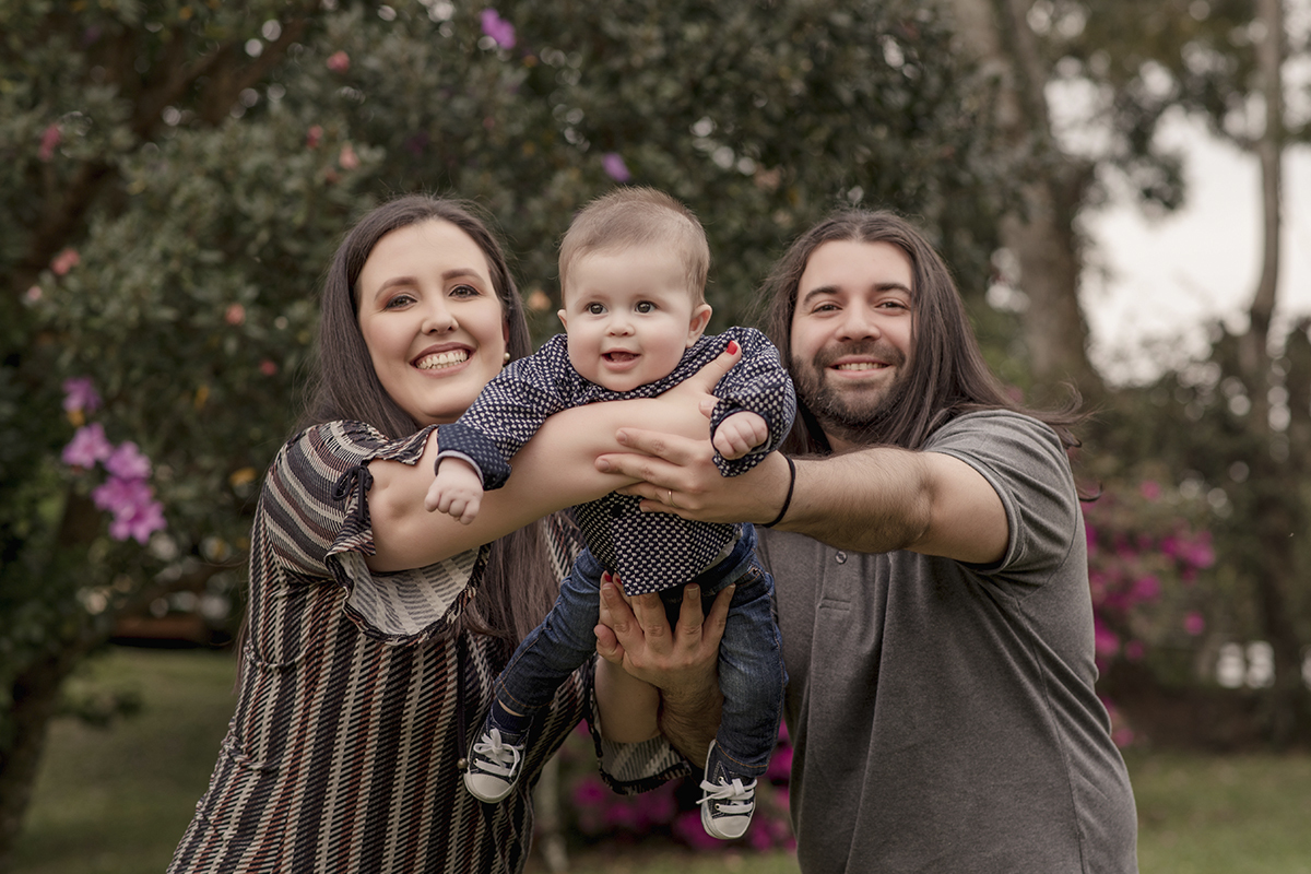 Foto de bebe em caxias do sul fotografa morgana perini bebe coando com papais