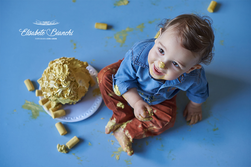 destuindo bolo cupcake gigante marshmallow ensaio fotografia bebê 1 ano  Caxias do Sul