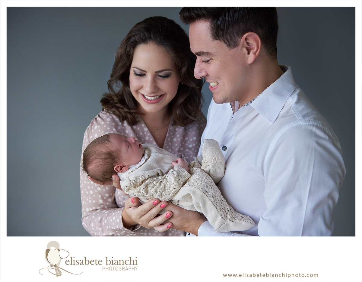 Newborn princesa Festa da Uva Caxias do Sul fotografia de recém nascido com família