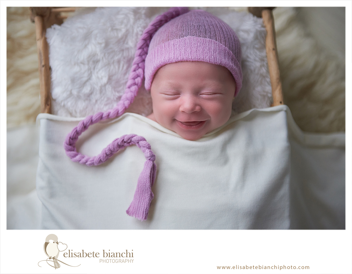 Newborn princesa Festa da Uva Caxias do Sul fotografia de recém nascido sorrindo