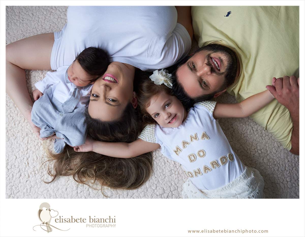 Newborn fofo ensaio fotográfico recém-nascido Caxias do Sul família