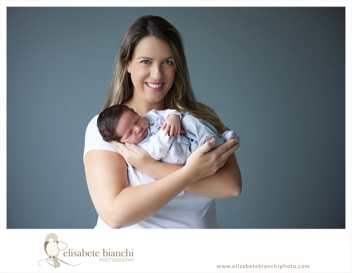 Newborn fofo ensaio fotográfico recém-nascido Caxias do Sul mãe