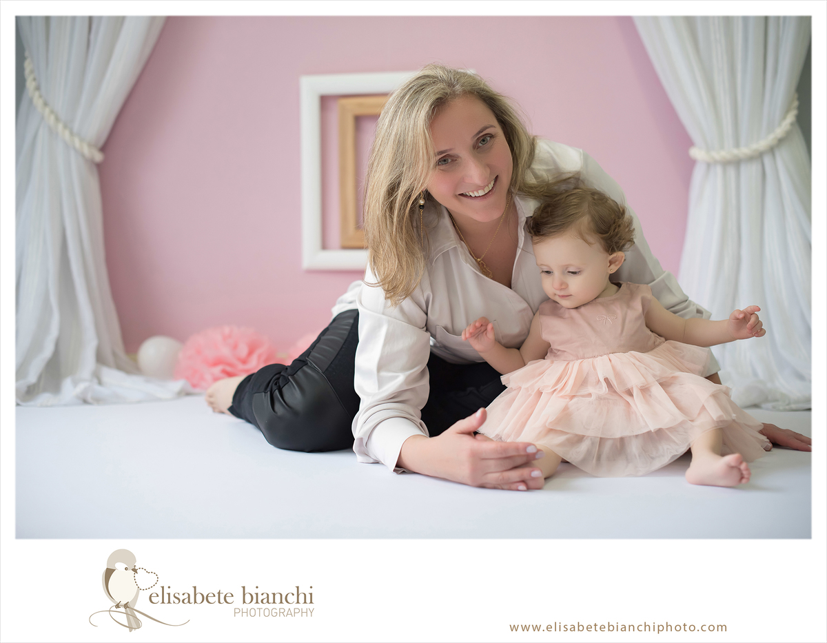 Smash the Cake ensaio 1 ano do bebê fotografia acompanhamento 12 meses Caxias do Sul destruindo bolo