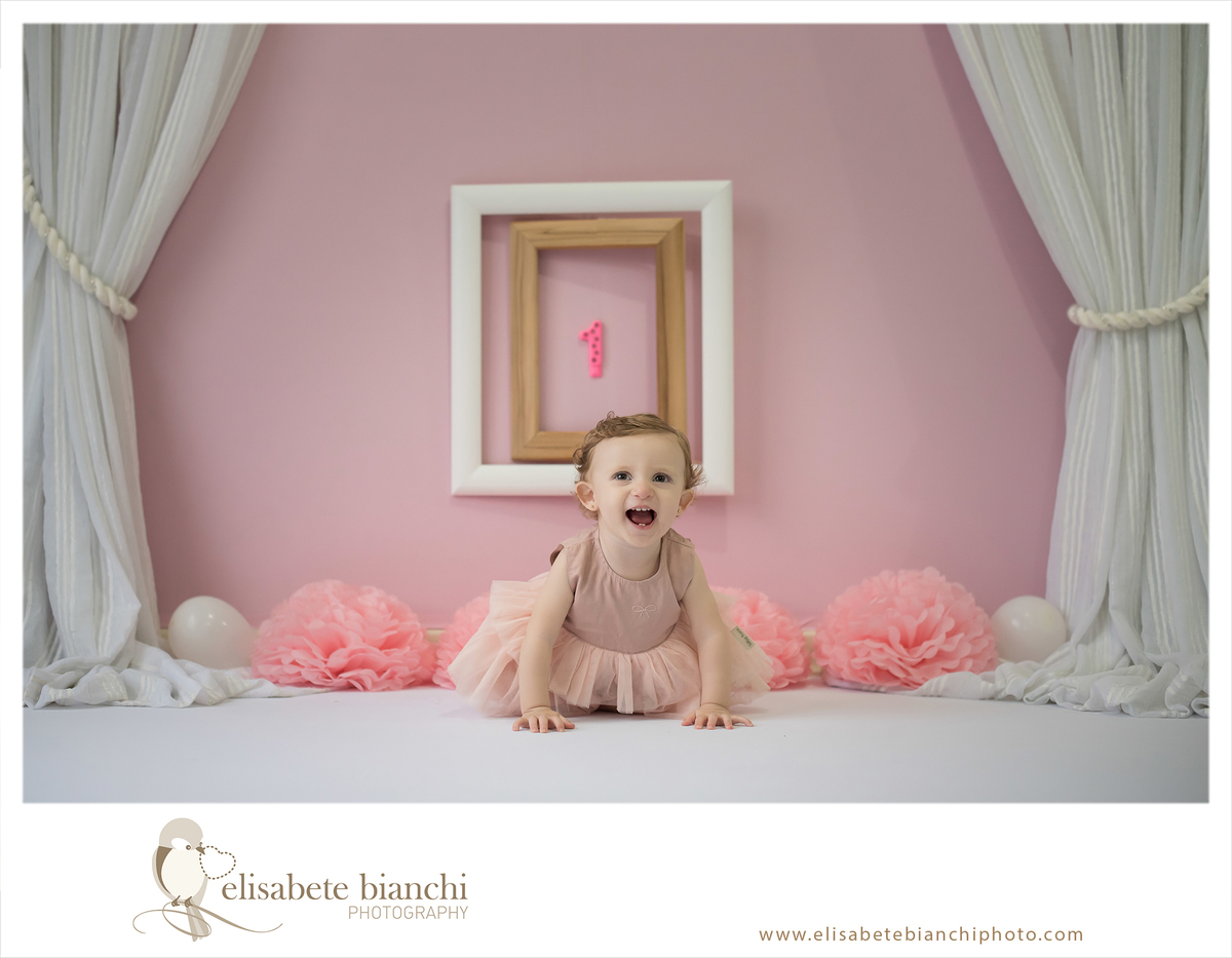 Smash the Cake ensaio 1 ano do bebê fotografia acompanhamento 12 meses Caxias do Sul destruindo bolo