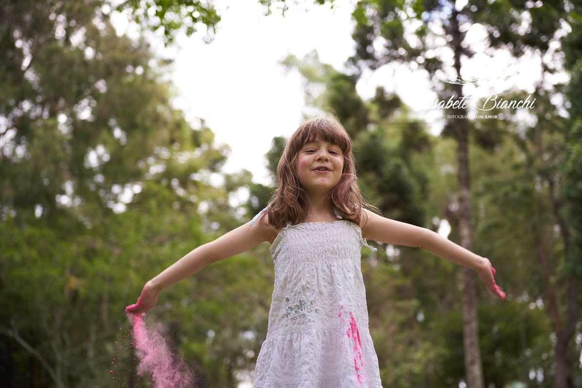 ensaio infantil 5 anos fotografia externa com pó zim color Caxias do Sul