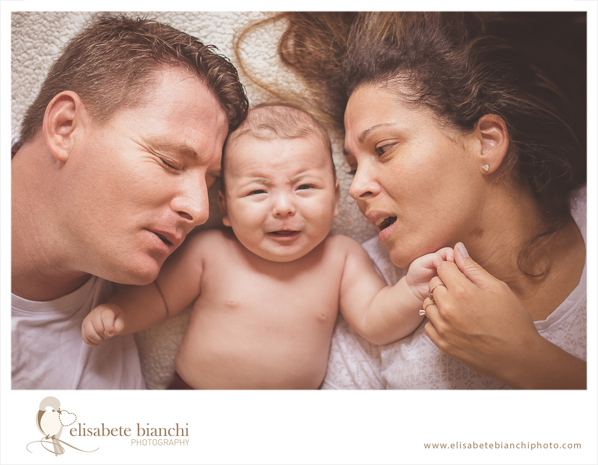 Sessão Bebê 3 meses fofo fotografia  acompanhamento trimestral Caxias do Sul família chorando